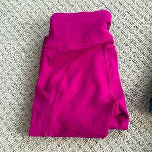 Size 0, 25” inseam, pink lululemon leggings!!